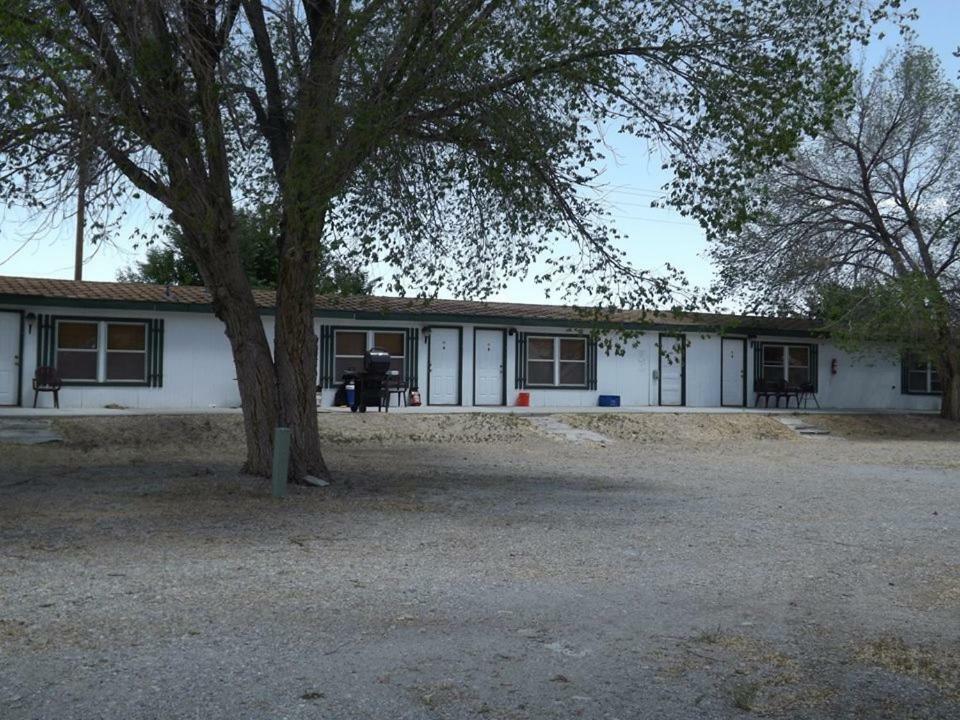 The Whispering Elms Motel Baker Exterior foto